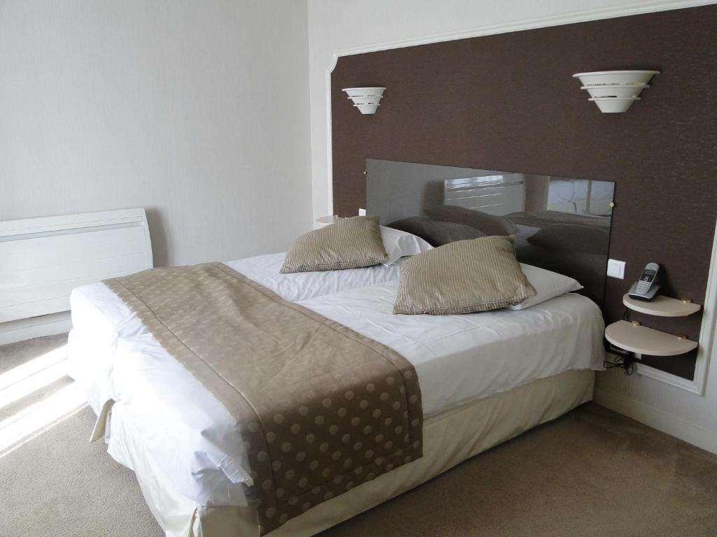 Logis Auberge Bienvenue Doué-la-Fontaine Habitación foto