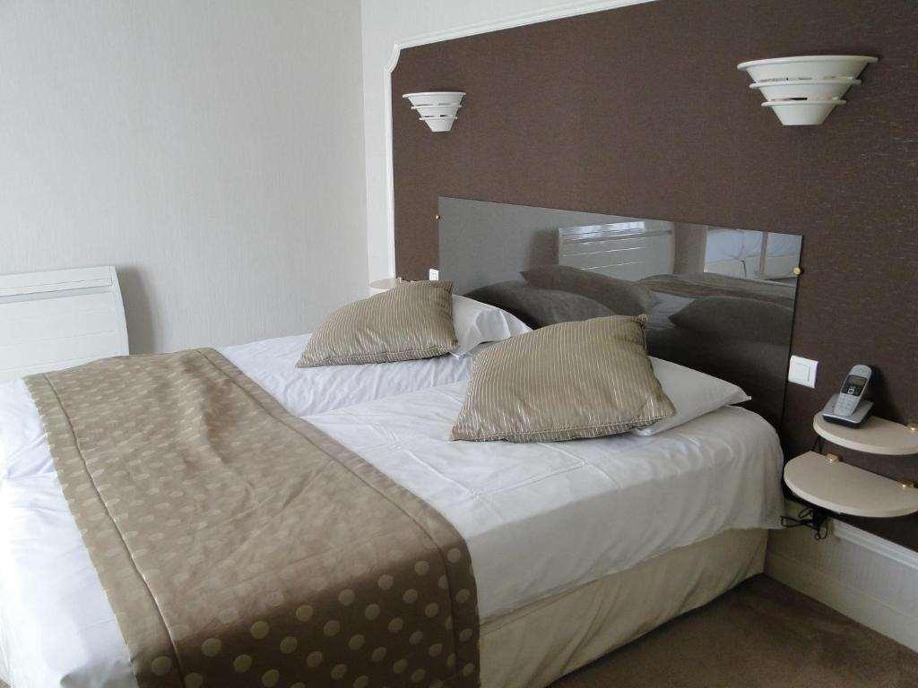 Logis Auberge Bienvenue Doué-la-Fontaine Habitación foto